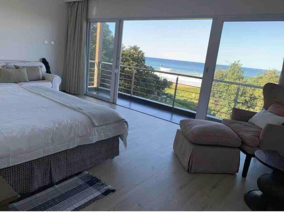 Splash Rock Beachfront Villa *