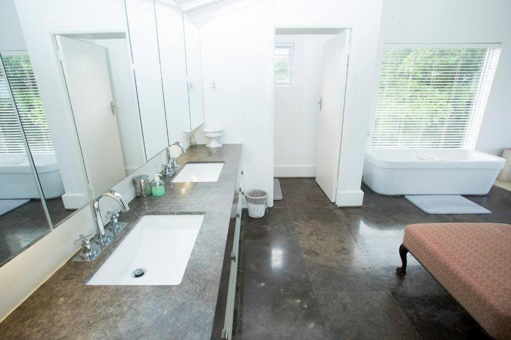 Splash Rock Beachfront Villa
