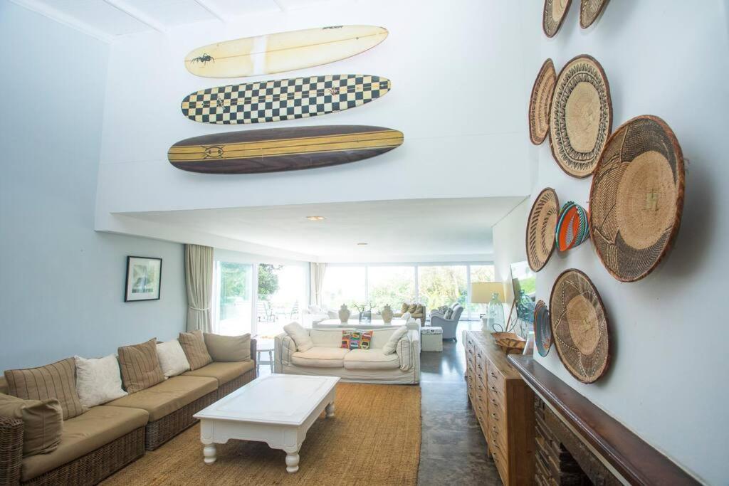 Villa Splash Rock Beachfront Umtentweni
